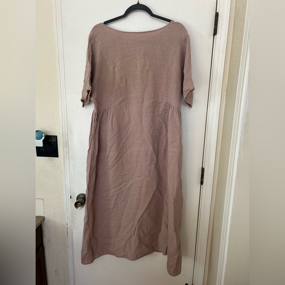 Hackwith Design House Gathered MIDI Dress Mauve Linen